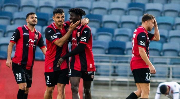 שחקני הפועל ירושלים מאושרים