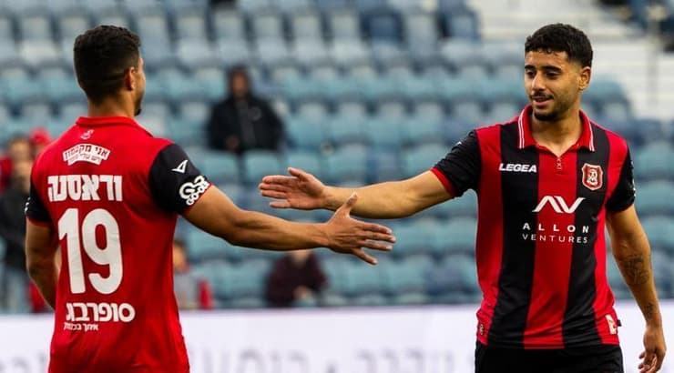 שחקני הפועל ירושלים חוגגים