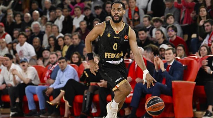 אלי אוקובו. הוביל את מונאקו הערב