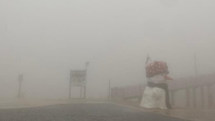 שלג וערפל באתר החרמון