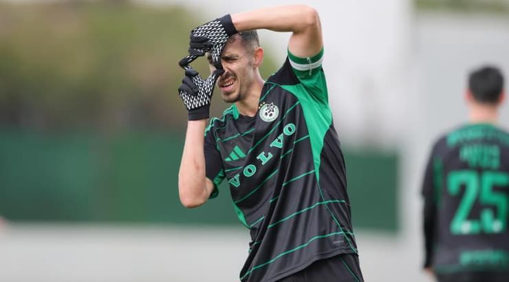 דולב חזיזה בעננים