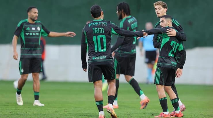 שחקני מכבי חיפה נהנים