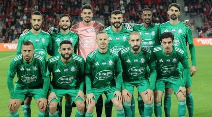 שחקני מ.כ שדרות לפני המשחק ההיסטורי (מרטין גוטדאמק) שחקני מ.כ שדרות לפני המשחק ההיסטורי