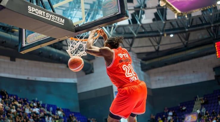 טאי אודיאסה מטביע