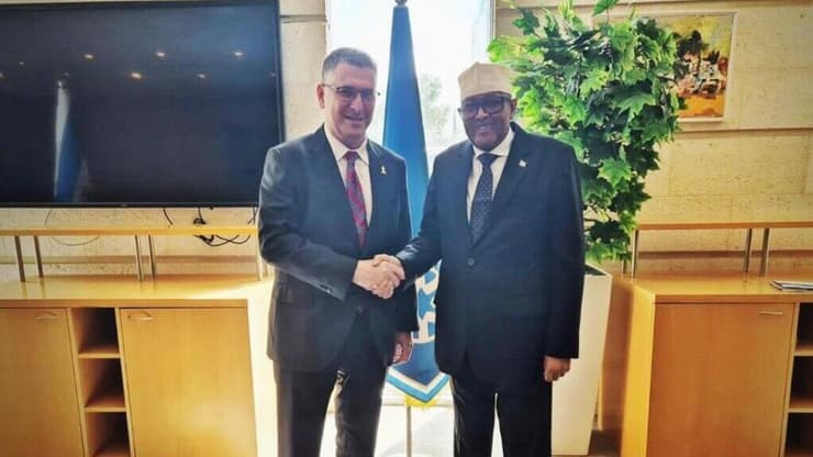 נשיא סומלילנד אבדירחמן מוחמד עבדילאהי ביקר בישראל ונפגש עם  שר החוץ גדעון סער