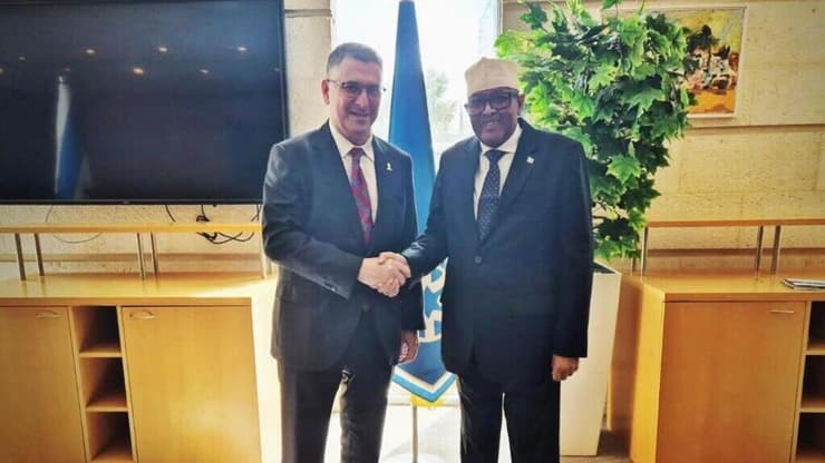 נשיא סומלילנד אבדירחמן מוחמד עבדילאהי ביקר בישראל ונפגש עם  שר החוץ גדעון סער