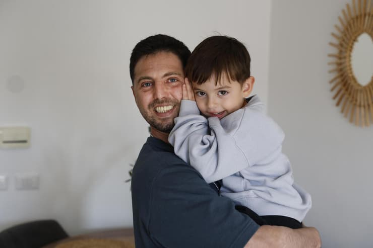 אלקנה בוחבוט, ביחד עם אשתו רבקה ובנו ראם