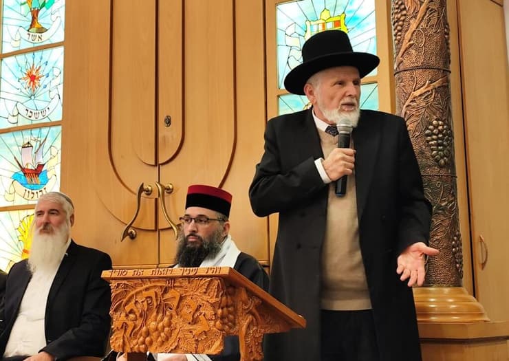 הרב יהודה שלוש מדבר בכנס