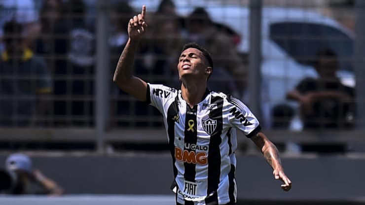 ברוניניו במדי אתלטיקו מיניירו