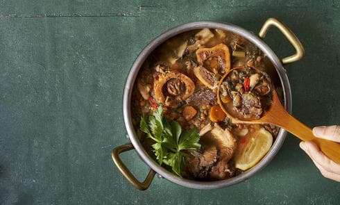 מרק בשר וירקות שורש