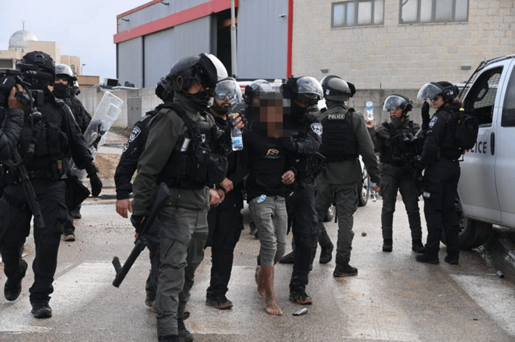 עימות בין צעירים בתבארין לבין כוחות המשטרה