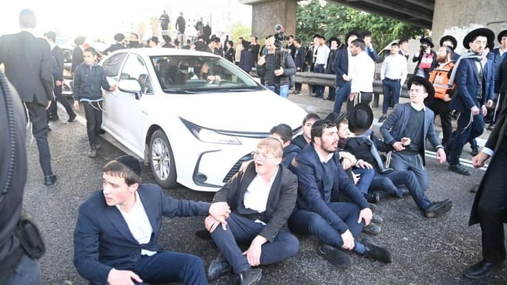 צילום: יאיר שגיא הפגנת חרדים קיצוניים בכביש 4, בני ברק