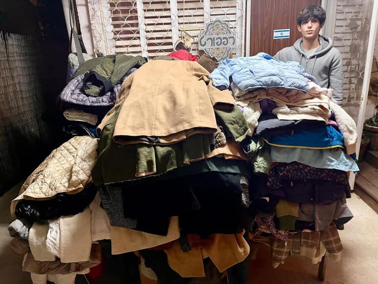 איתן רפפורט, נער מתל אביב שארז מאות מעילים מכל הסביבה