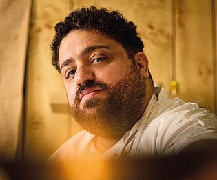 חמודי חאג׳ יחיא. התאהב בסושי (דן פרץ) חמודי חאג׳ יחיא. Tomo