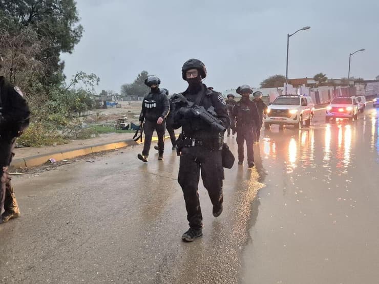 כוחות המשטרה פועלים בתראבין פעילות המשטרה בתראבין