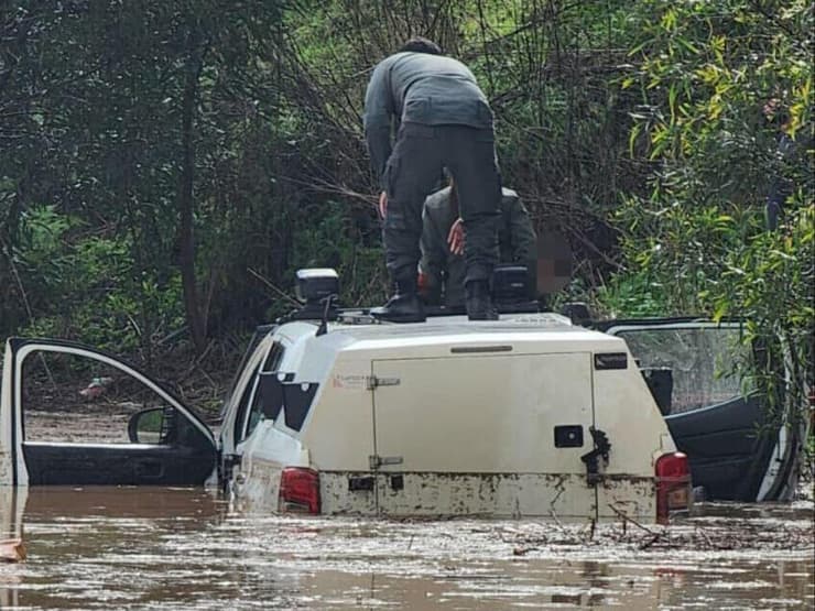 חילוץ לכודים מנחל סמוך לצומת מגידו
