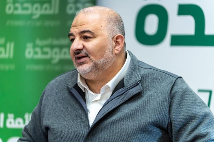 מנסור עבאס בישיבת סיעה של הרשימה הערבית המאוחדת