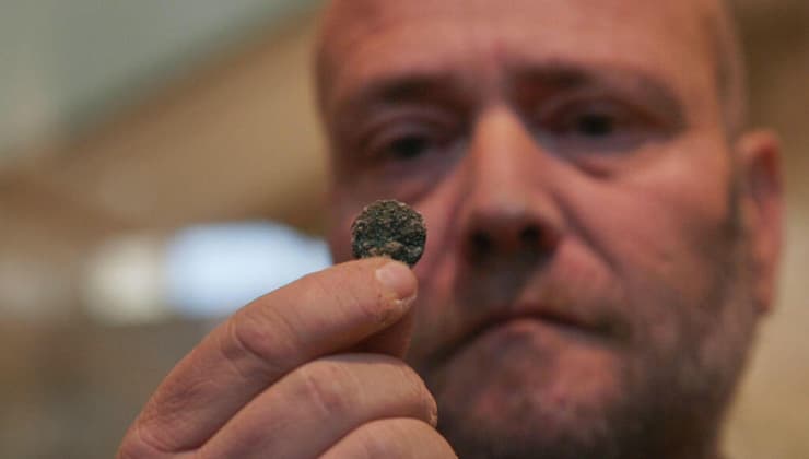 מטבע שהתגלה בחפירה