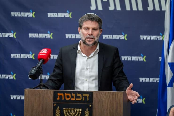 בצלאל סמוטריץ' בישיבת סיעה של הציונות הדתית