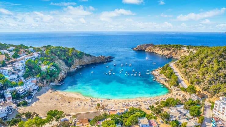 איביזה. לא רק מסיבות, גם חופים שווים