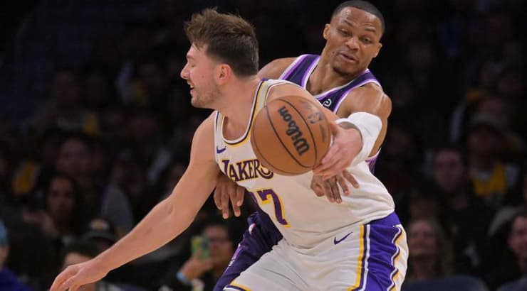 ראסל ווסטברוק שומר על לוקה דונצ'יץ'