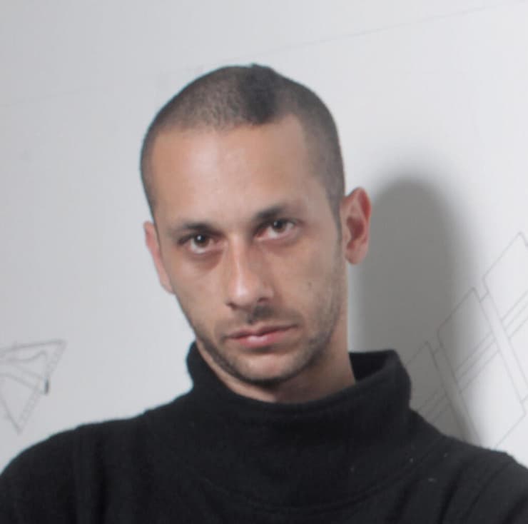 אריאל ברונז