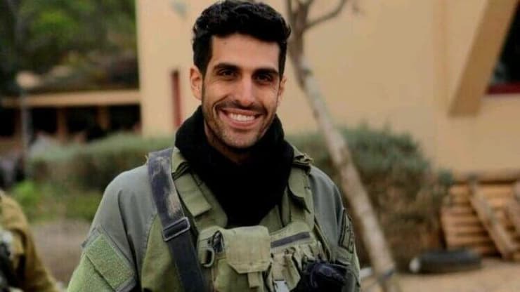 "שישיבת הממשלה תהיה בלבנון, שיתפסו מחסה מרחפני נפץ". ניר יששכר ניר יששכר, בשירותו הצבאי במילואים