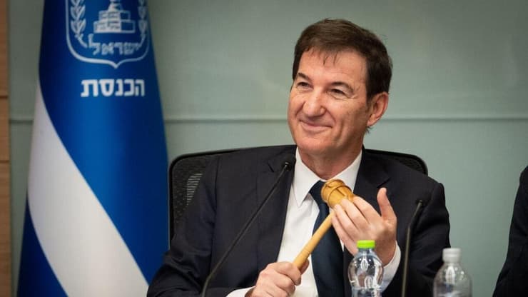 ביסמוט, יו"ר ועדת חוץ וביטחון (צילום: שלו שלום) הדיון על הגדלות הרמטכ"ל בוועדת החוץ והביטחון