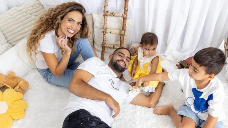 אושר פרטוק, מילואימניק, עם משפחתו - אשתו וילדיו 