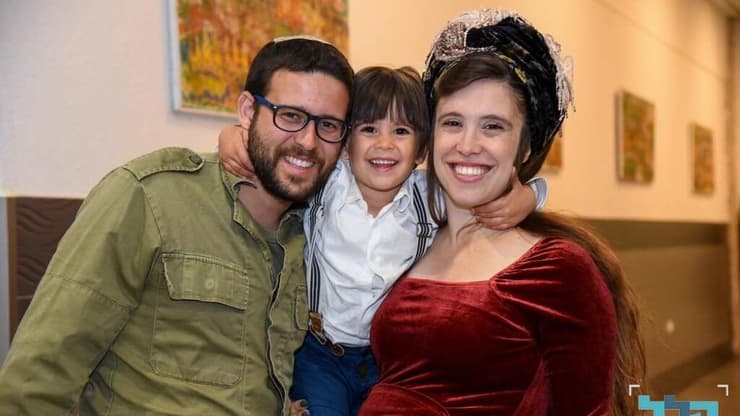 הדס כריסי, לוחמת במיל' - עם משפחתה 