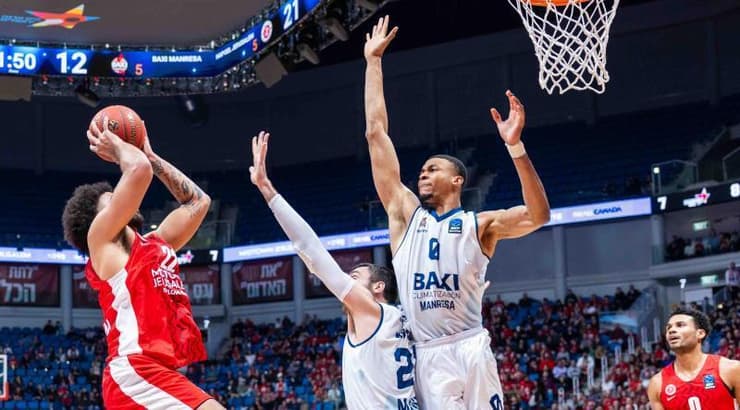 אנתוני לאמב זורק