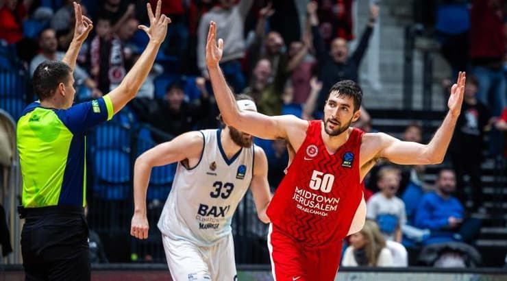 יובל זוסמן חוגג