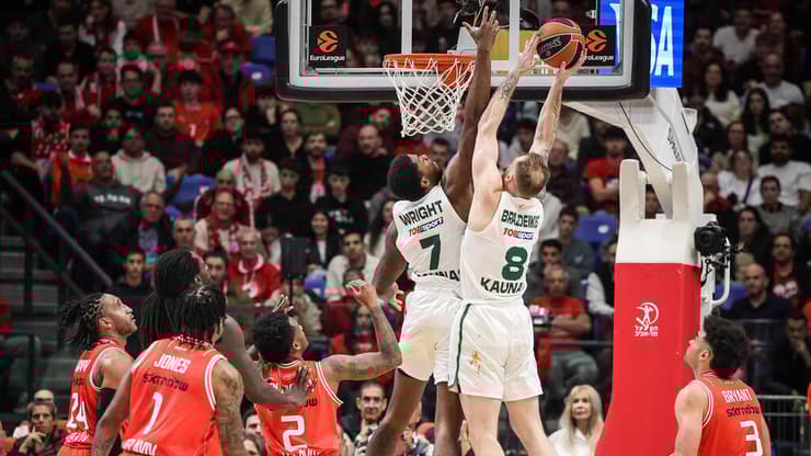 איגנאס ברזדייקיס קולע