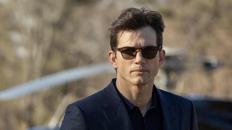 אשטון קוצ'ר מתוך: "הביוטי"