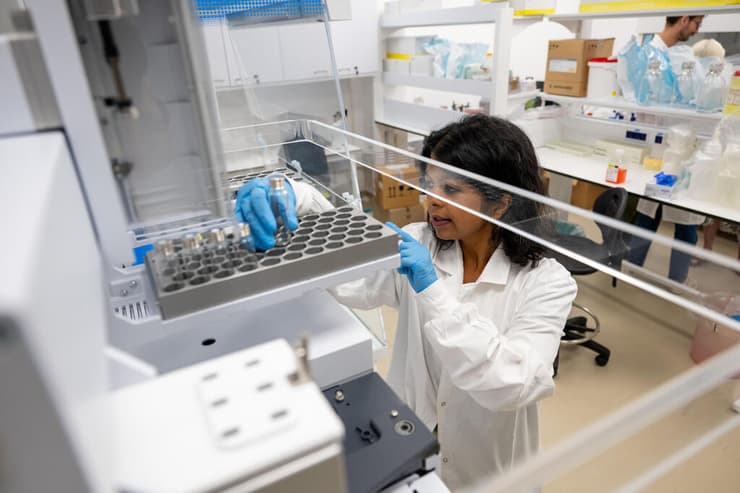 מעבדת מכון ויצמן למדע (צילום: באדיבות מכון ויצמן למדע) מעבדת מכון ויצמן למדע