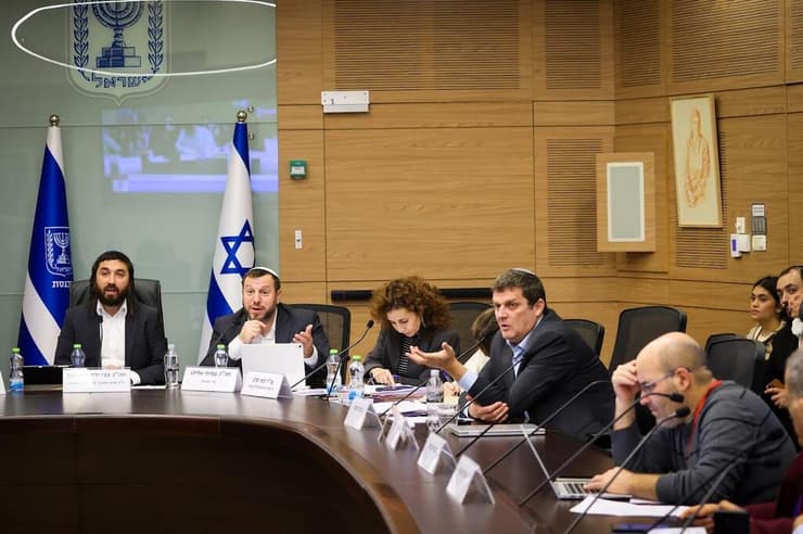 "לשמור על איזון בין משמעת לזכויות התלמיד". דיון בוועדת החינוך (צילום: דוברות הכנסת, נועם מושקוביץ) ועדת החינוך