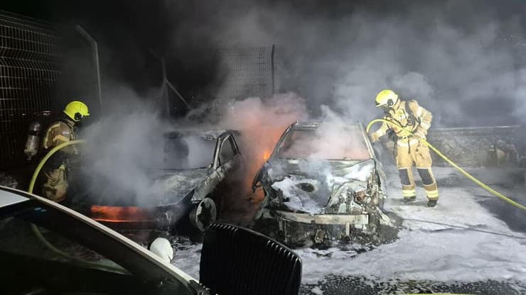 חמישה רכבים עלו באש בישוב להבים