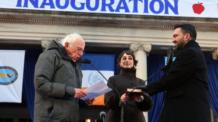 ארה"ב ברני סנדרס משביע את זוהראן ממדאני ל ראש העיר ניו יורק