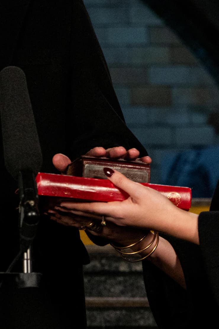 ראש העיר ניו יורק זוהראן ממדאני נשבע אמונים בטקס פרטי בתחנת רכבת נטושה בעיר  