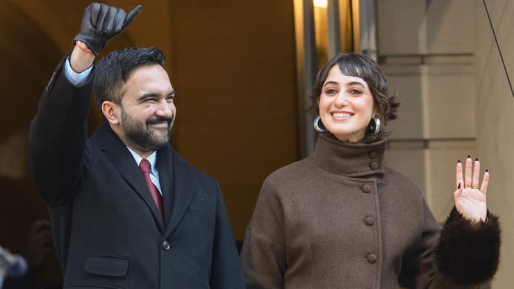 ארה"ב מסיבת ה השבעה של ראש העיר ניו יורק זוהראן ממדאני כאן עם אשתו ראמה דוואג'י