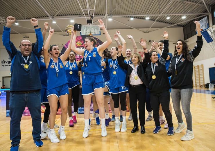 שחקניות ר"ג והגביע