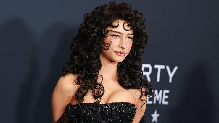 מוכיחה שהיא יותר מ"הבת של". אודסה אז'יון (Theo Wargo / Staff Getty) אודסה אז'יון