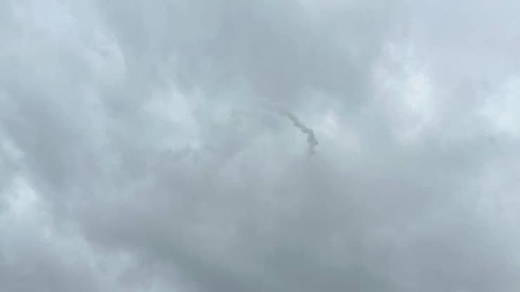 שובל המיירט בשמי צפת (צילום: בר זגה ) שובל המיירט בשמי צפת