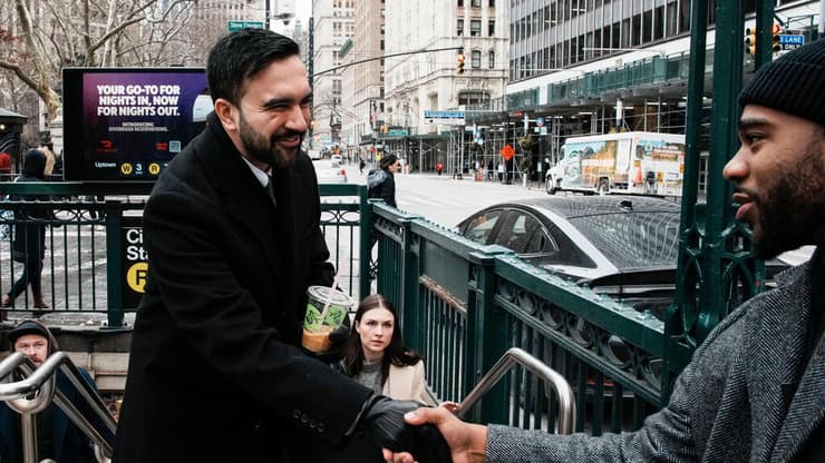 זוהראן ממדאני. ישלוף את נשק יום הדין? (צילום: AP Photo/Eduardo Munoz Alvarez) זוהראן ממדאני במסיבת עיתונאים בניו יורק