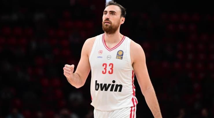 ניקולה מילוטינוב מרוצה