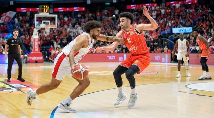 אנתוני לאמב ואלייז'ה בראיינט (רועי כפיר) אנתוני לאמב ואלייז'ה בראיינט