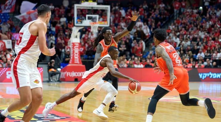 ג'ארד הארפר בפעולה (רועי כפיר) ג'ארד הארפר בפעולה