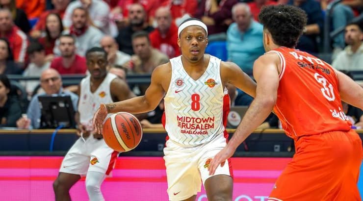 קשיוס ווינסטון (רועי כפיר) קשיוס ווינסטון