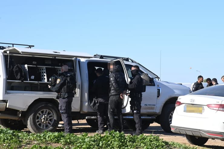 כוחות הביטחון בתראבין בבוקר אחרי שנהרג מוחמד חוסין תראבין