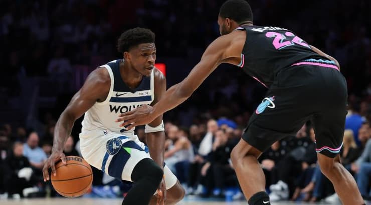 אנתוני אדוארדס (רויטרס) אנתוני אדוארדס